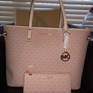 NWT MICHAEL KORS XL TOTE WITH MATCHING WALLET